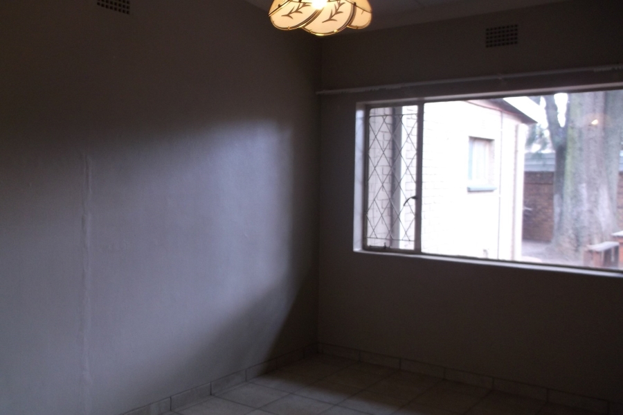 To Let 3 Bedroom Property for Rent in Lakefield Gauteng