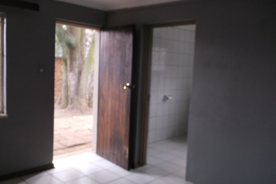 To Let 3 Bedroom Property for Rent in Lakefield Gauteng