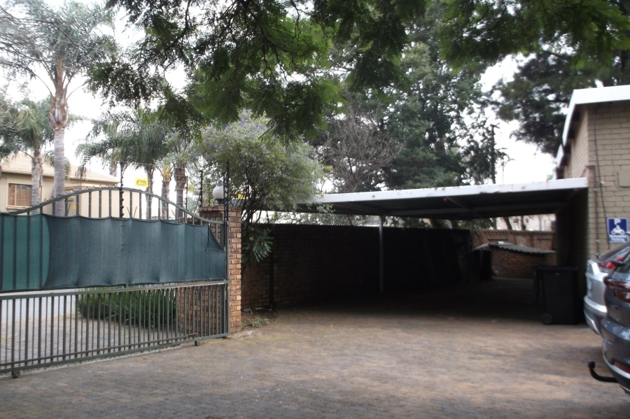 To Let 3 Bedroom Property for Rent in Lakefield Gauteng