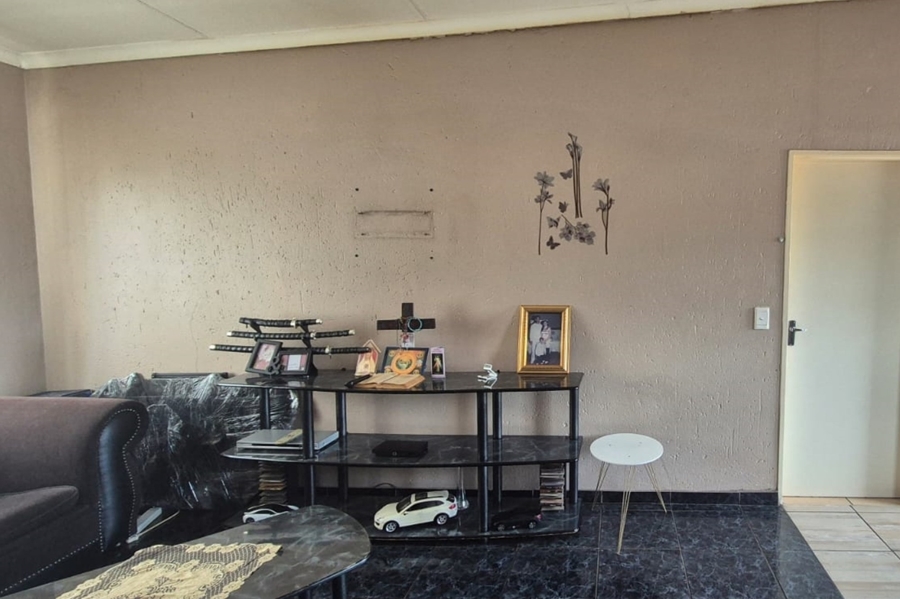 2 Bedroom Property for Sale in Norton Park Gauteng