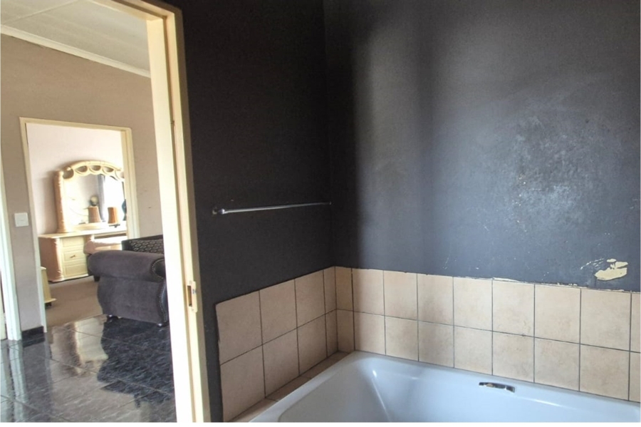 2 Bedroom Property for Sale in Norton Park Gauteng