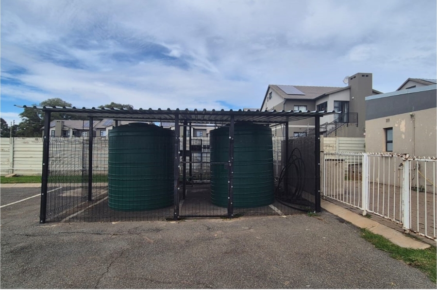 2 Bedroom Property for Sale in Norton Park Gauteng