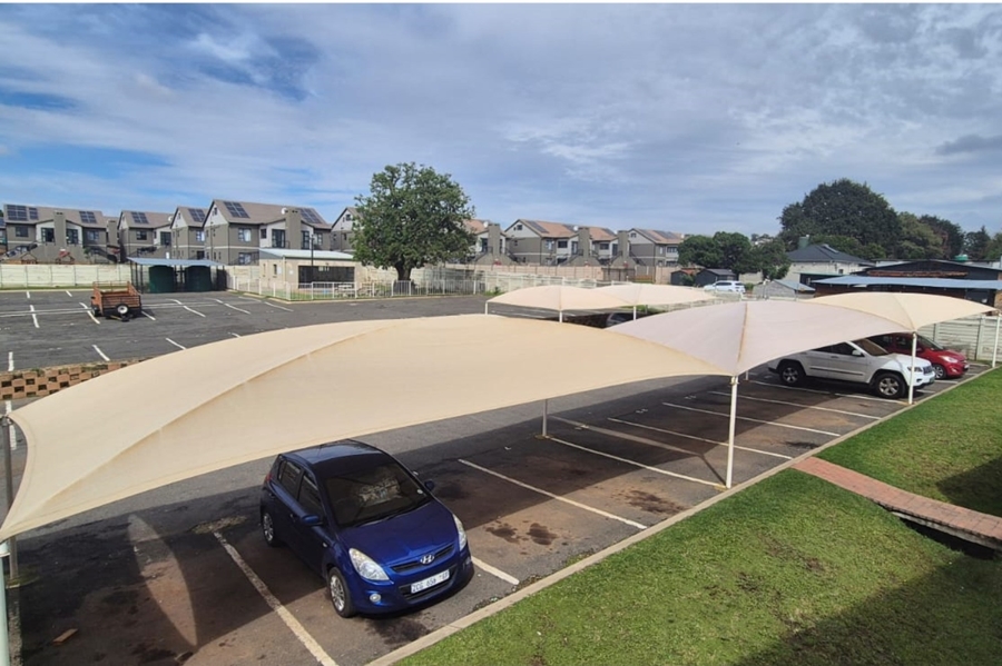 2 Bedroom Property for Sale in Norton Park Gauteng