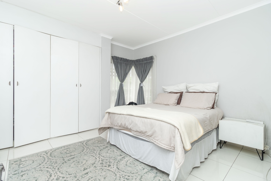 2 Bedroom Property for Sale in Douglasdale Gauteng