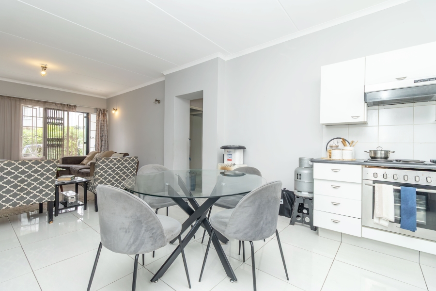 2 Bedroom Property for Sale in Douglasdale Gauteng