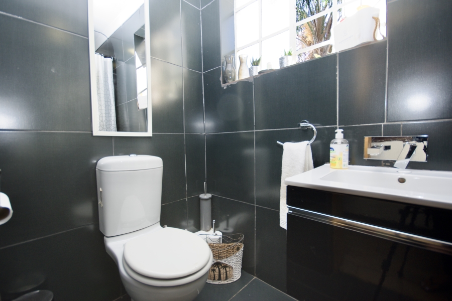 3 Bedroom Property for Sale in Eike Park Gauteng