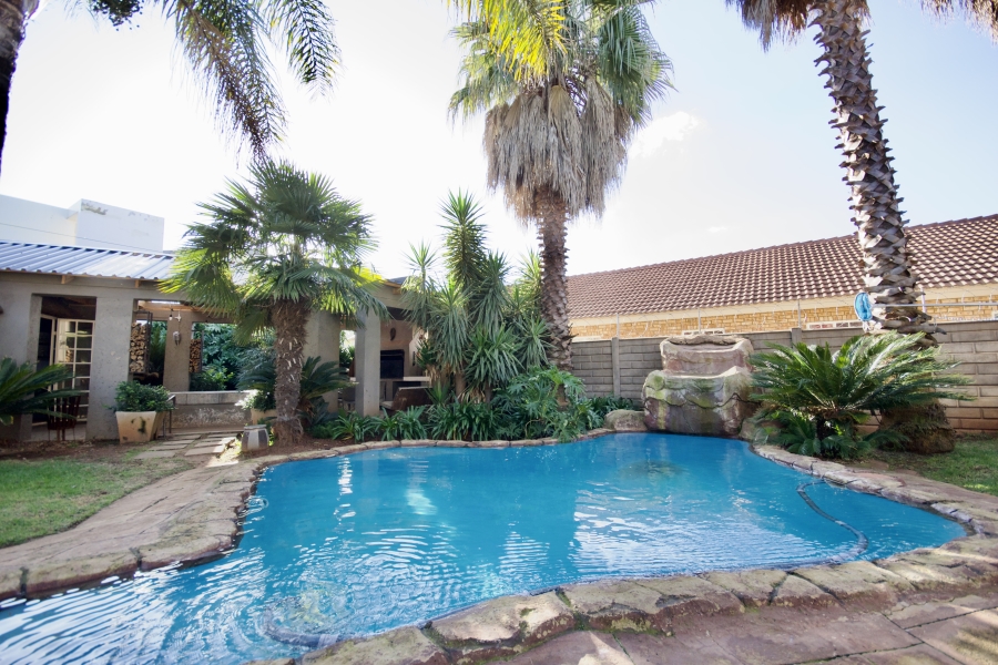 3 Bedroom Property for Sale in Eike Park Gauteng