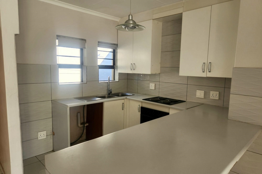 To Let 2 Bedroom Property for Rent in Kosmosdal Gauteng