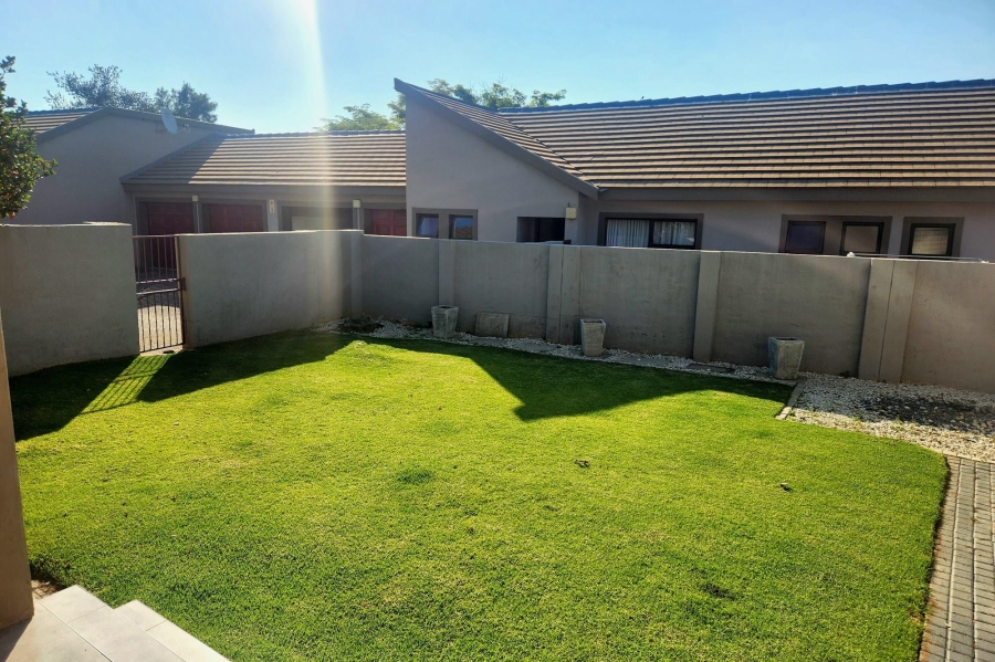To Let 2 Bedroom Property for Rent in Kosmosdal Gauteng