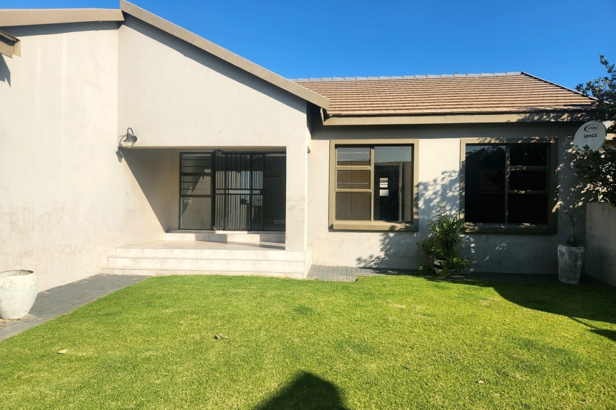 To Let 2 Bedroom Property for Rent in Kosmosdal Gauteng