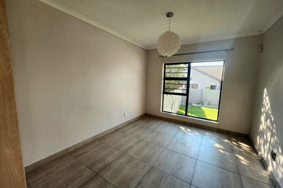 To Let 2 Bedroom Property for Rent in Kosmosdal Gauteng