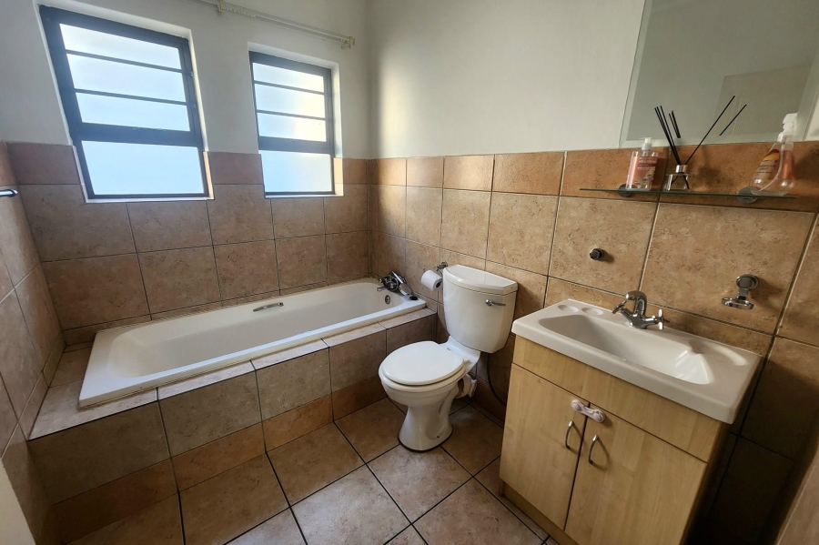 To Let 2 Bedroom Property for Rent in Kosmosdal Gauteng