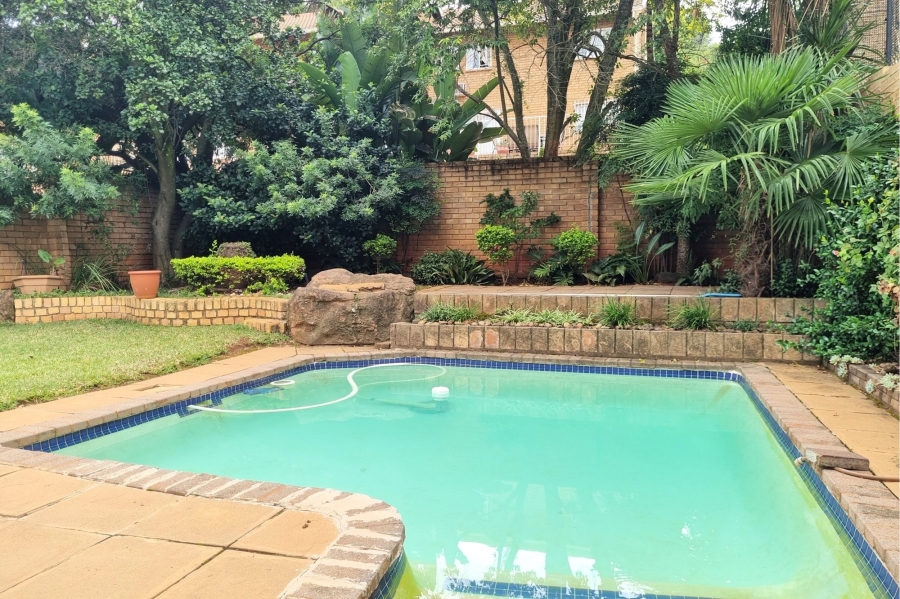 To Let 4 Bedroom Property for Rent in Faerie Glen Gauteng