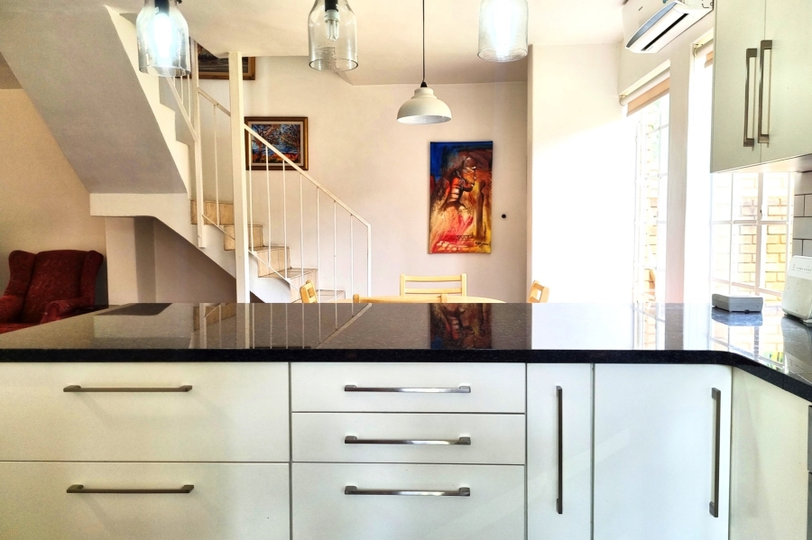To Let 4 Bedroom Property for Rent in Faerie Glen Gauteng