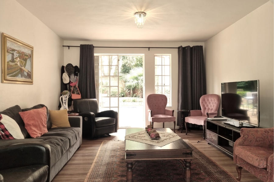 To Let 4 Bedroom Property for Rent in Faerie Glen Gauteng