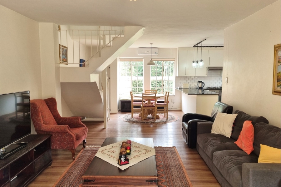 To Let 4 Bedroom Property for Rent in Faerie Glen Gauteng