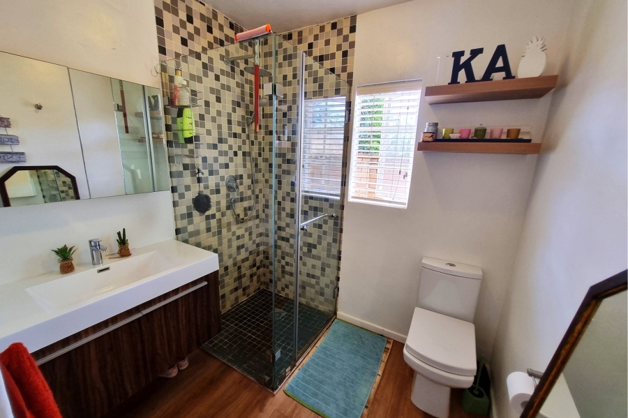 To Let 4 Bedroom Property for Rent in Faerie Glen Gauteng