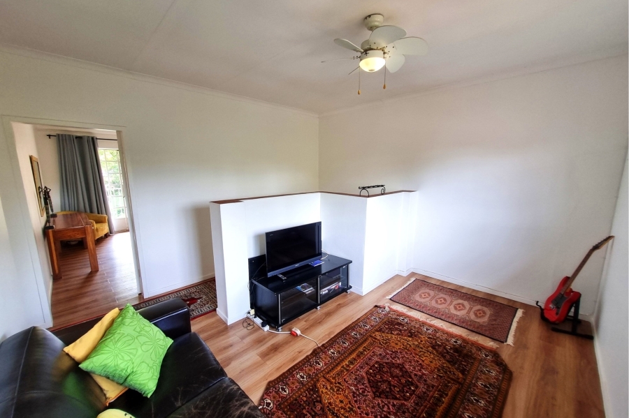 To Let 4 Bedroom Property for Rent in Faerie Glen Gauteng