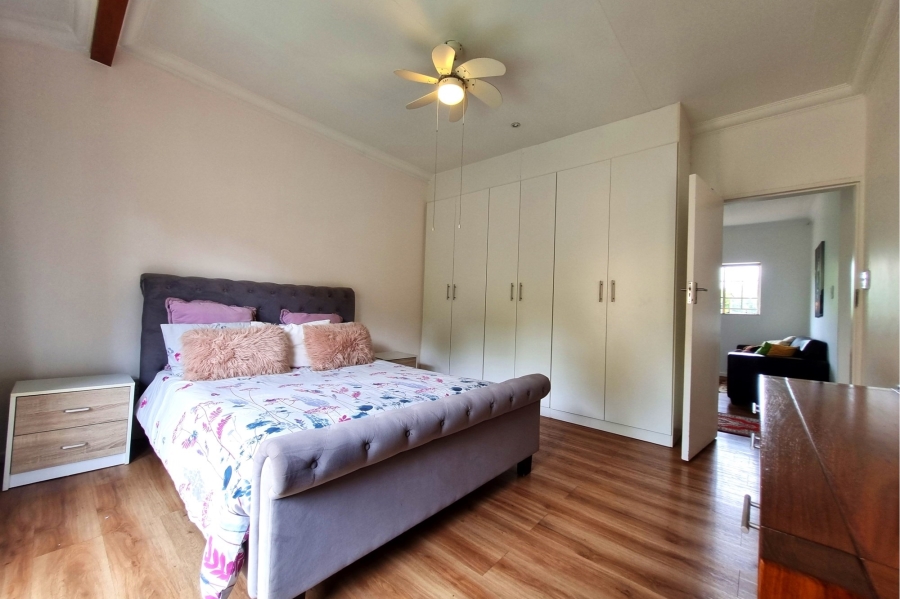 To Let 4 Bedroom Property for Rent in Faerie Glen Gauteng