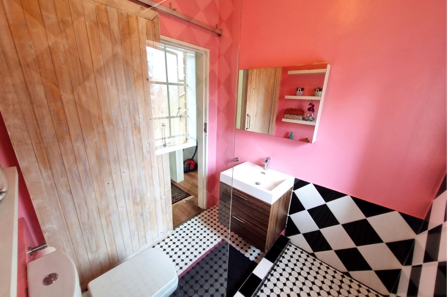 To Let 4 Bedroom Property for Rent in Faerie Glen Gauteng