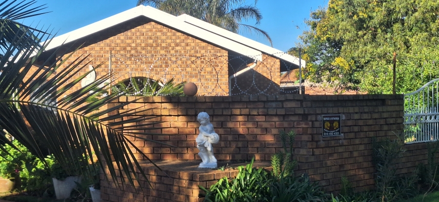 3 Bedroom Property for Sale in Randpoort Gauteng