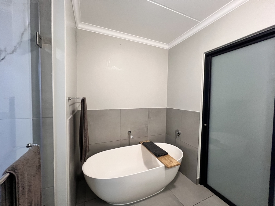 3 Bedroom Property for Sale in Carlswald Estate Gauteng