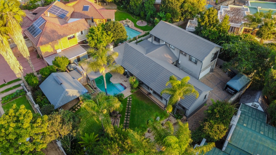 5 Bedroom Property for Sale in Faerie Glen Gauteng