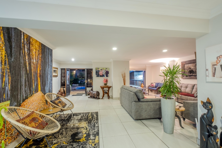5 Bedroom Property for Sale in Faerie Glen Gauteng
