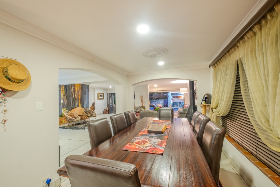 5 Bedroom Property for Sale in Faerie Glen Gauteng