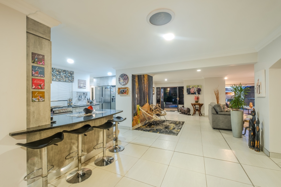 5 Bedroom Property for Sale in Faerie Glen Gauteng