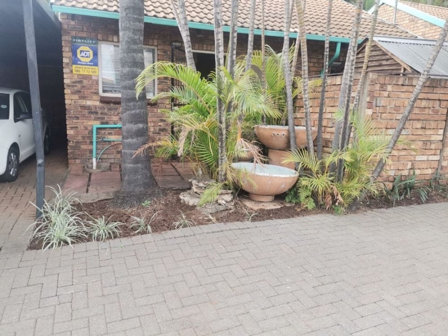 2 Bedroom Property for Sale in The Orchards Gauteng