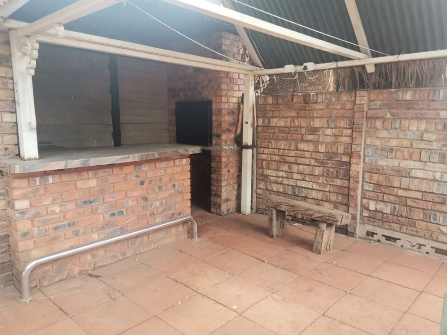 2 Bedroom Property for Sale in The Orchards Gauteng