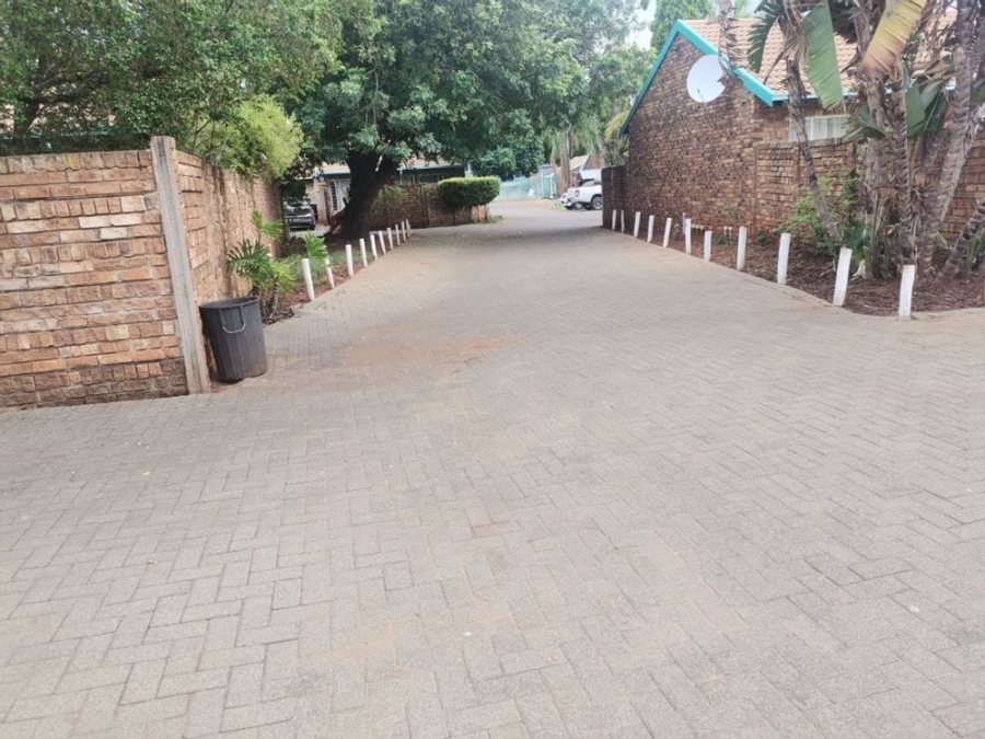 2 Bedroom Property for Sale in The Orchards Gauteng