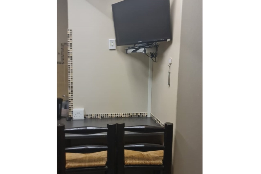 1 Bedroom Property for Sale in Bonaero Park Gauteng