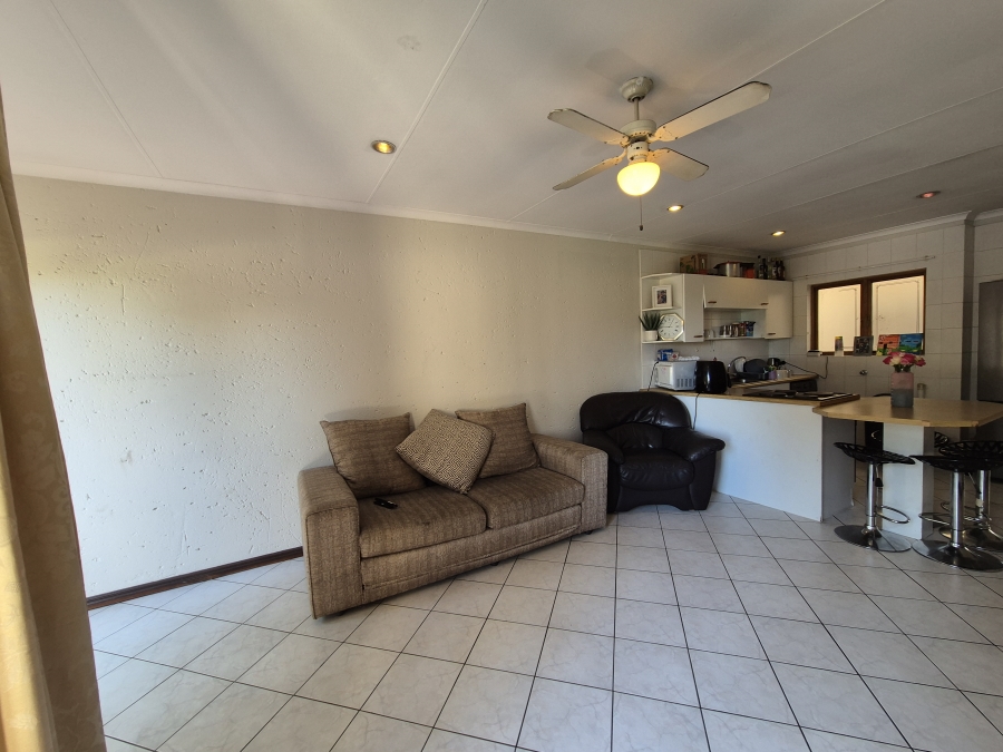 To Let 2 Bedroom Property for Rent in Buurendal Gauteng
