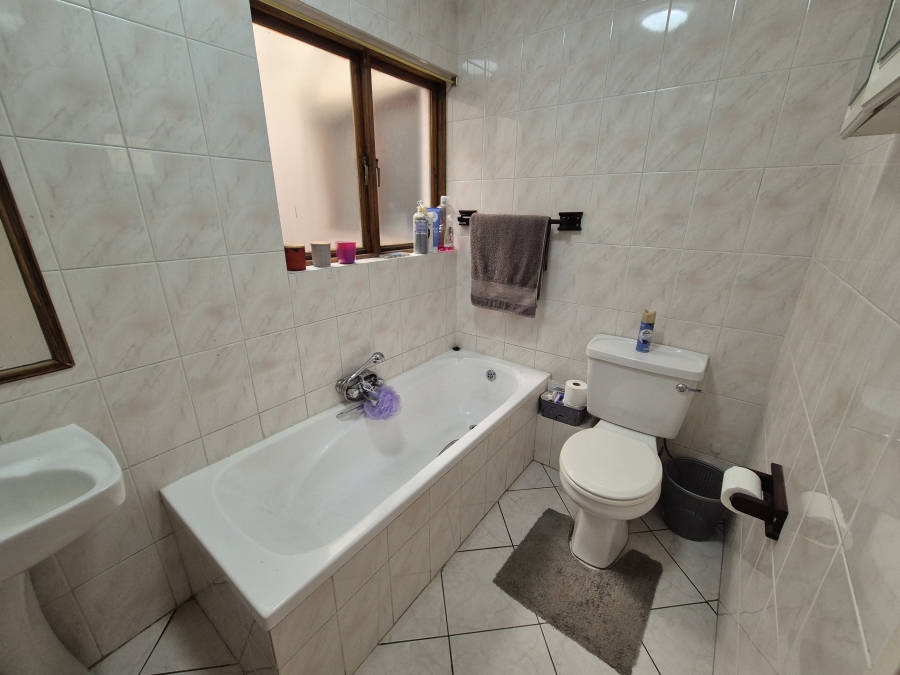 To Let 2 Bedroom Property for Rent in Buurendal Gauteng