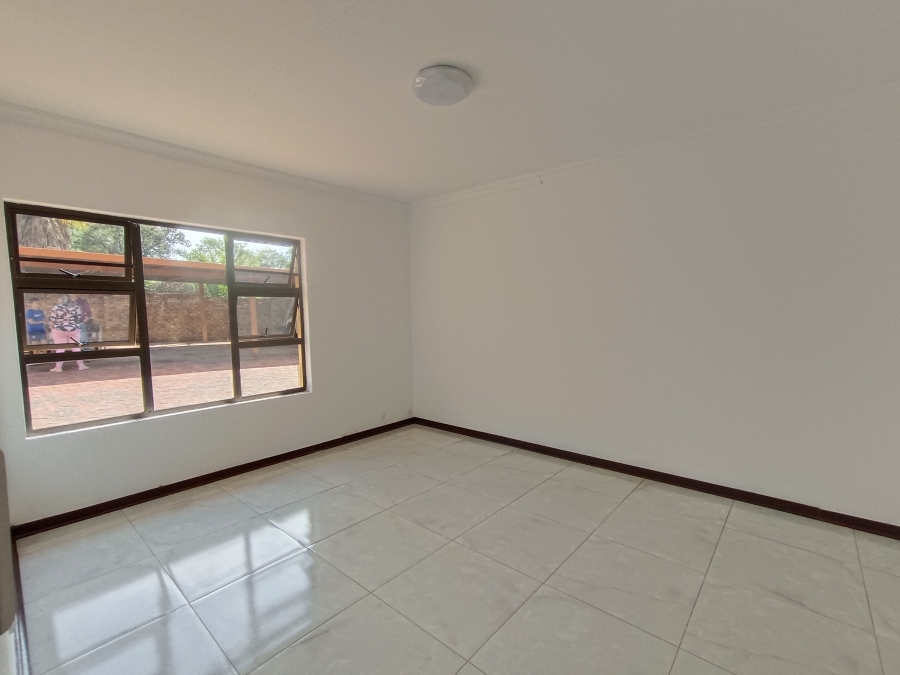 9 Bedroom Property for Sale in Hennopspark Gauteng