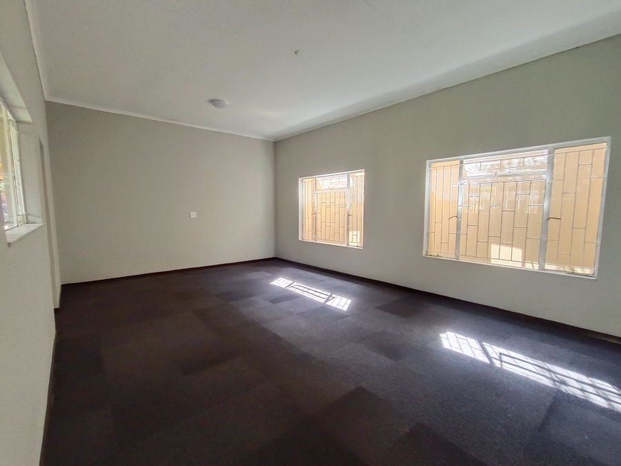 9 Bedroom Property for Sale in Hennopspark Gauteng