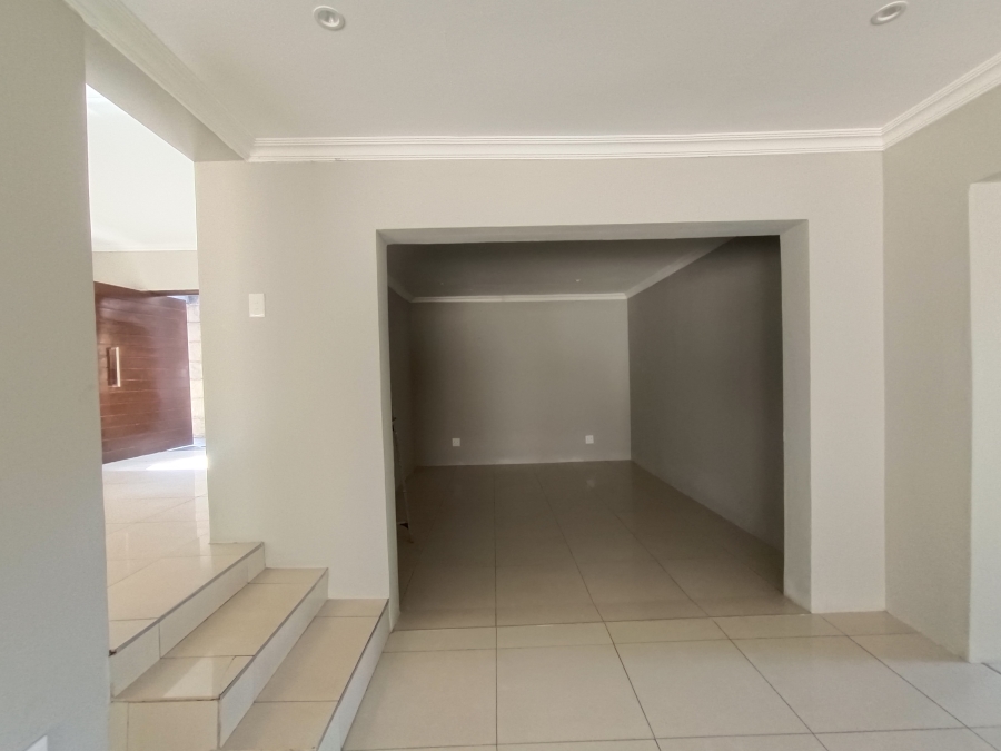 9 Bedroom Property for Sale in Hennopspark Gauteng