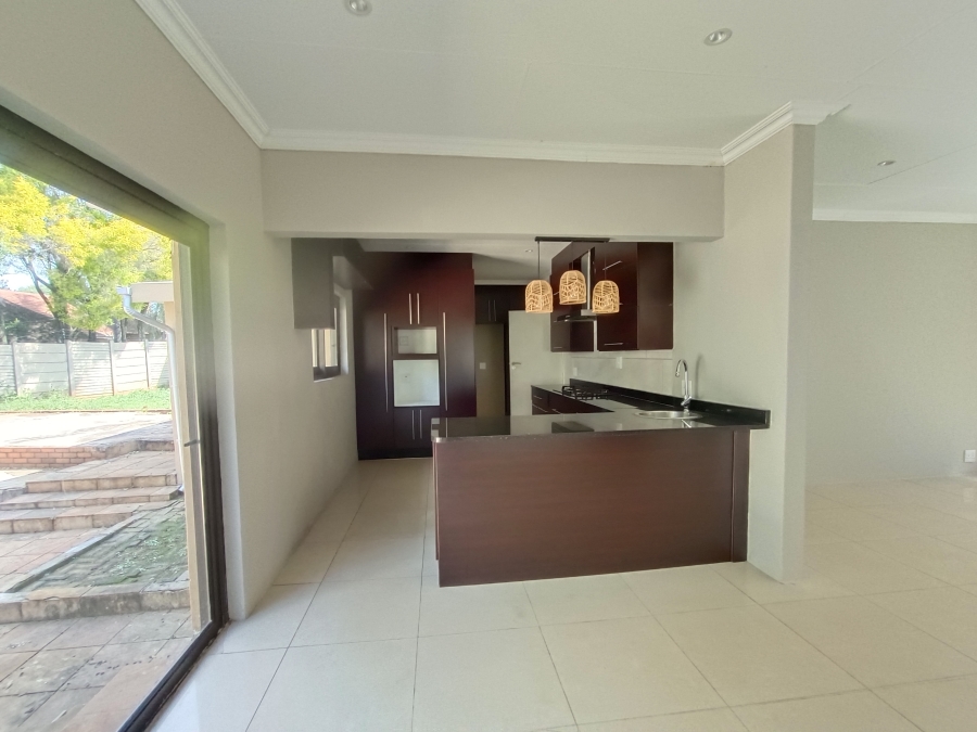 9 Bedroom Property for Sale in Hennopspark Gauteng