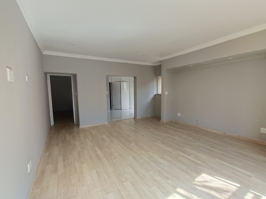 9 Bedroom Property for Sale in Hennopspark Gauteng