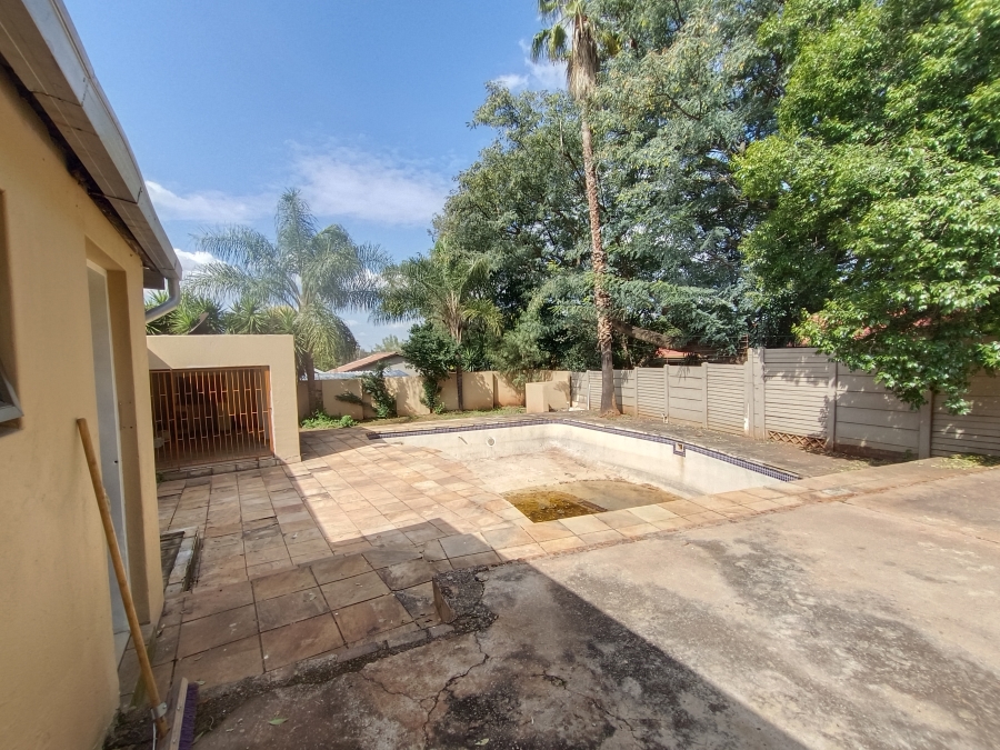 9 Bedroom Property for Sale in Hennopspark Gauteng