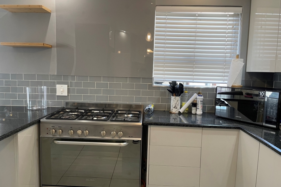 To Let 2 Bedroom Property for Rent in Morningside Gauteng