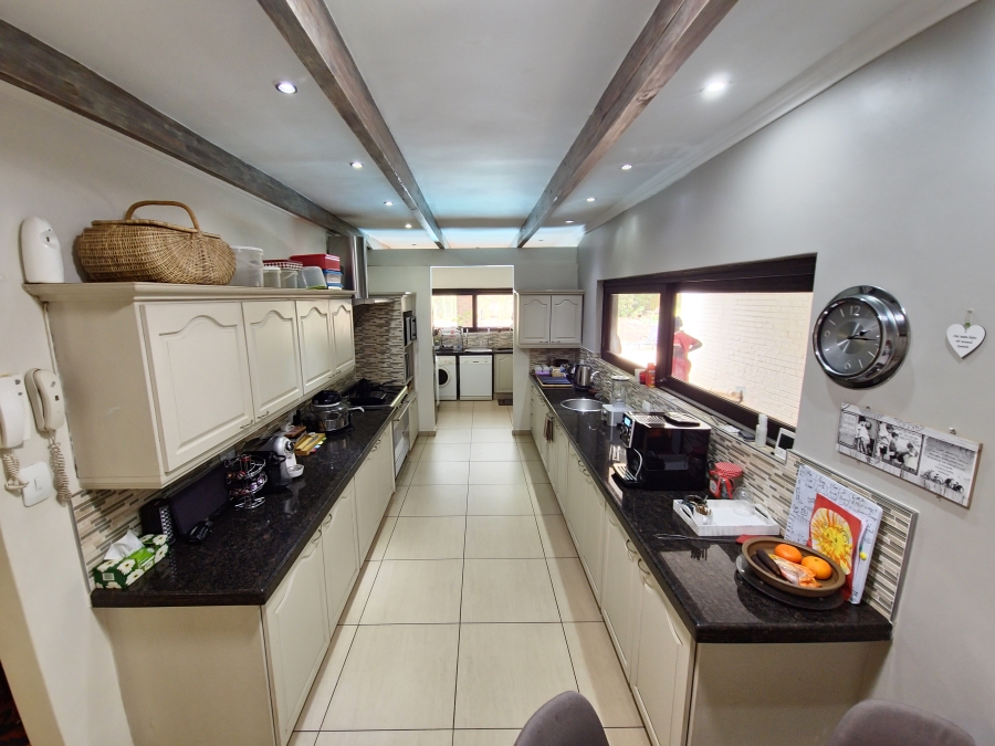 4 Bedroom Property for Sale in Clubview Gauteng
