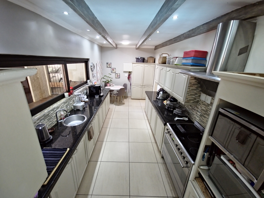 4 Bedroom Property for Sale in Clubview Gauteng