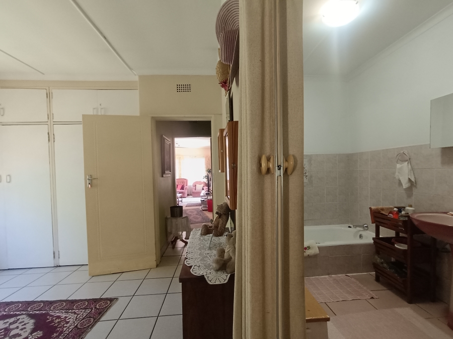 4 Bedroom Property for Sale in Clubview Gauteng