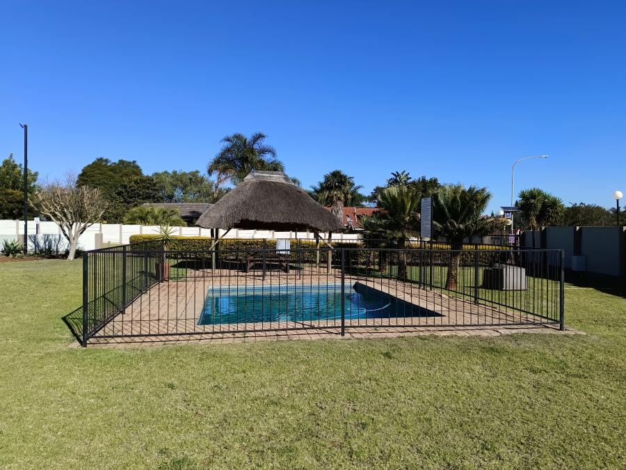 2 Bedroom Property for Sale in Zwartkop Gauteng