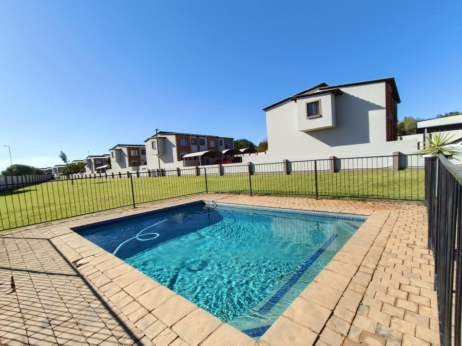 2 Bedroom Property for Sale in Zwartkop Gauteng