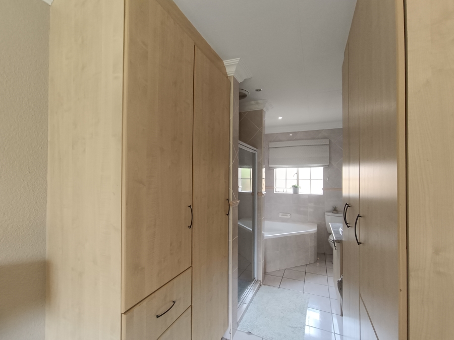 3 Bedroom Property for Sale in Clubview Gauteng