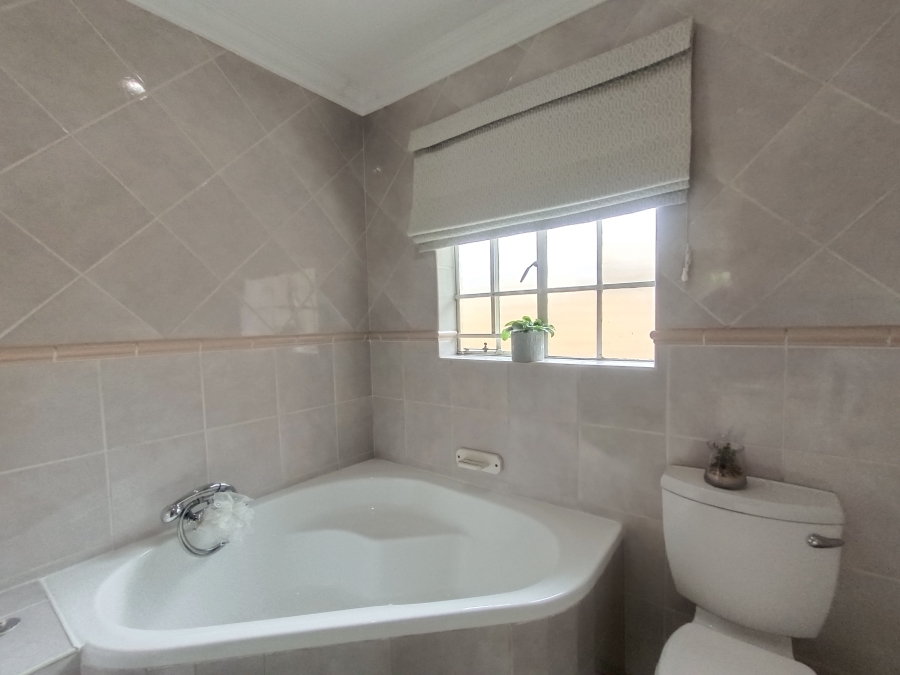 3 Bedroom Property for Sale in Clubview Gauteng
